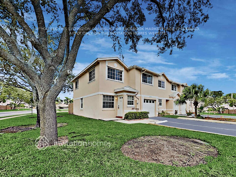 12273 SW 50th St in Cooper City, FL - Building Photo