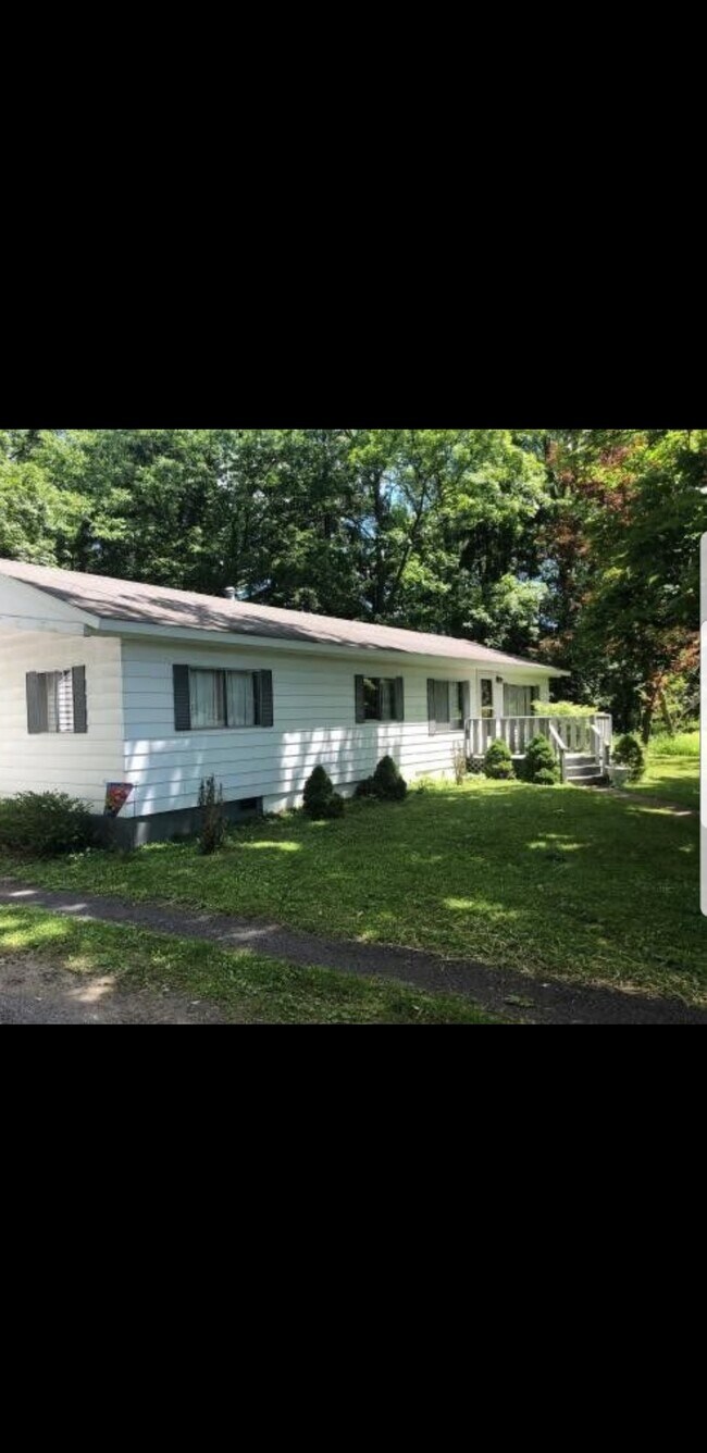 75 Drake Rd Rentals in Lansing, NY