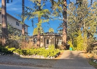 106 N 140th St in Seattle, WA - Building Photo - Building Photo