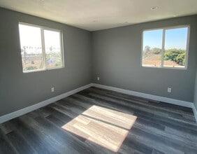 789 E 41st Pl, Unit Front in Los Angeles, CA - Building Photo - Building Photo