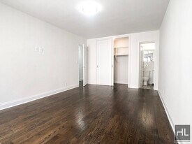 EAST 56 STREET in New York, NY - Building Photo