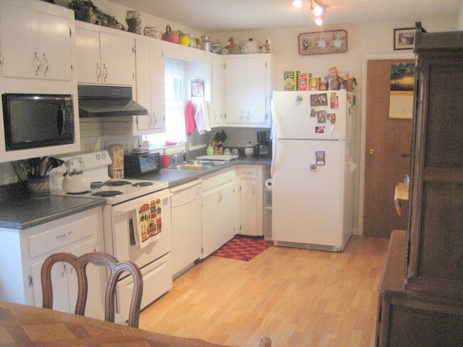 604 Summit Rd in Knob Noster, MO - Building Photo - Building Photo