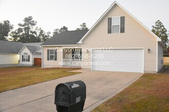 658 Copper Creek Dr in Raeford, NC - Building Photo - Building Photo