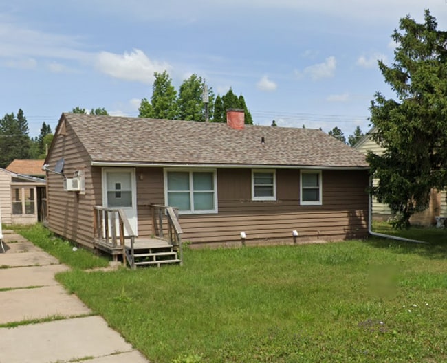 property at 31 S Erie St