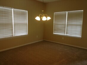 6694 Wilmot Ln in Avon, IN - Foto de edificio - Building Photo