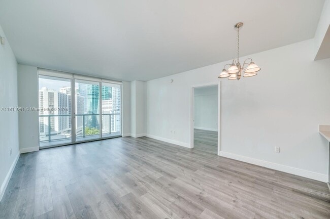 55 SE 6th St, Unit 1703 in Miami, FL - Building Photo - Building Photo