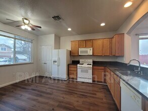 8233 Windmill Oaks Pl in Antelope, CA - Building Photo - Building Photo