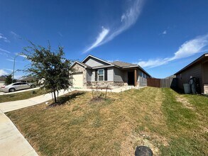 7618 Capstone Rdg in San Antonio, TX - Building Photo - Building Photo
