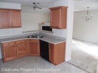 2040 Ivey Commons Rd photo'