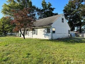 3 Stiles Rd in Edison, NJ - Building Photo - Building Photo