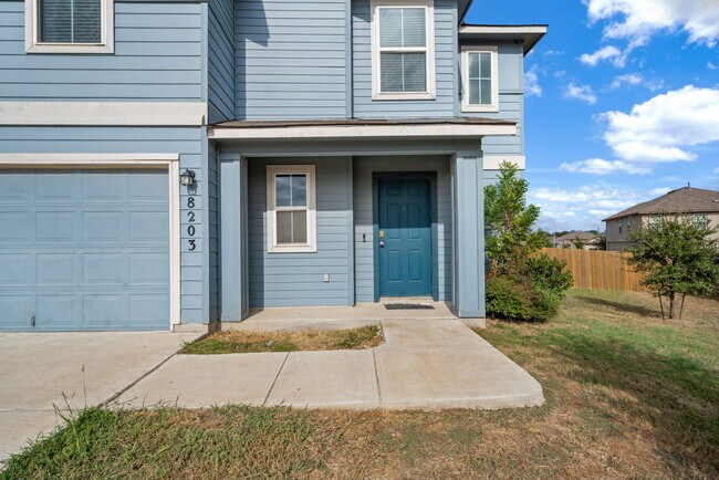 8203 Rocky Pebble in Converse, TX - Building Photo - Building Photo