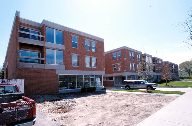 Lake Courts in Wilmette, IL - Foto de edificio - Building Photo