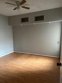 2011 Spenwick Dr photo'