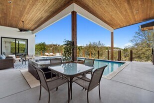 4800 Hidden Creek Ln in Spicewood, TX - Building Photo