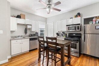 181 W 5th St, Unit 1 in Boston, MA - Building Photo - Building Photo