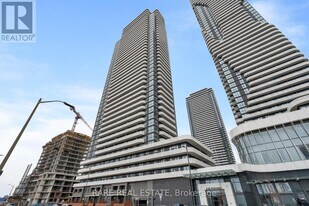 28 Interchange Wy in Vaughan, ON - Building Photo