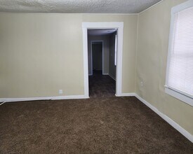 2423 St Xavier St in Louisville, KY - Building Photo - Building Photo