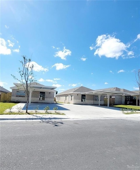 property at 5805 Nightingale Ave