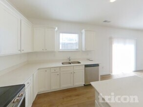 304 Trulove Ln in Locust Grove, GA - Foto de edificio - Building Photo