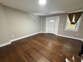 5641 N Warnock St in Philadelphia, PA - Building Photo - Building Photo