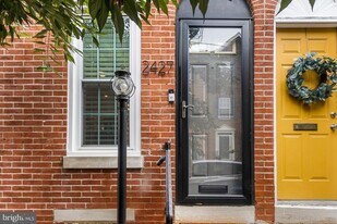 2427 E Boston St in Philadelphia, PA - Building Photo