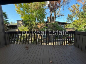 1009 Fulton Ave in Sacramento, CA - Building Photo - Building Photo