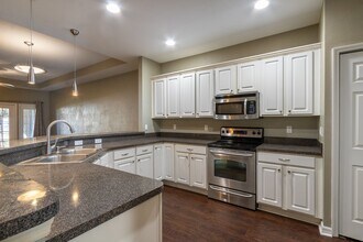 12806 NW 11th Pl in Newberry, FL - Building Photo - Building Photo