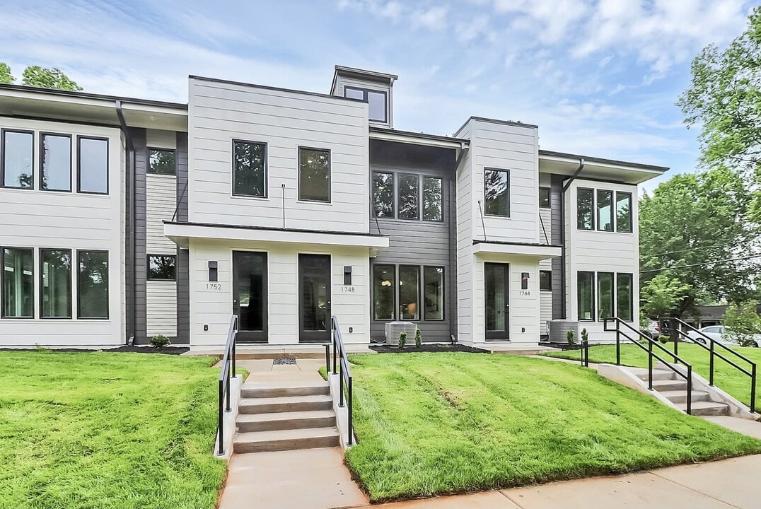 1748 Arnold Dr in Charlotte, NC - Building Photo