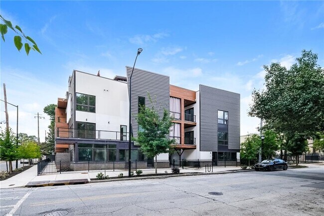 property at 367 Parkway Dr NE