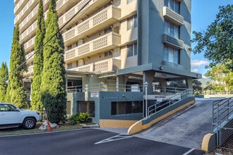 Hono Hale Towers in Honolulu, HI - Building Photo - Building Photo