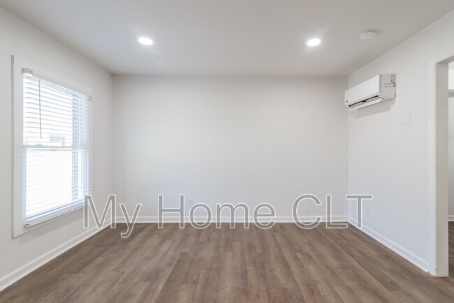 931 Cantwell St in Charlotte, NC - Building Photo - Building Photo