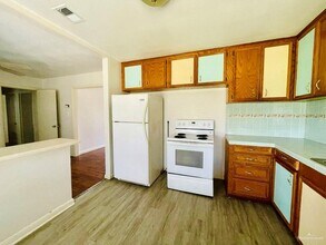 18 Vine Ave in McAllen, TX - Building Photo - Building Photo