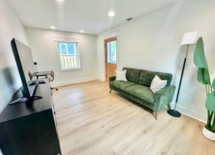 1313 Live Oak St in Savannah, GA - Foto de edificio - Building Photo