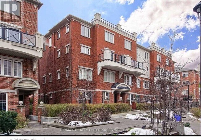 2557 Sixth Line in Oakville, ON - Building Photo - Building Photo