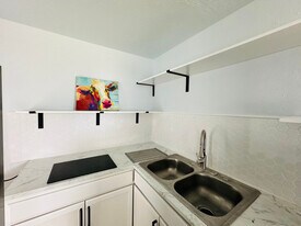 404 NW 3rd St in Lawton, OK - Building Photo