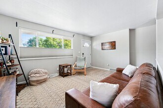 184 Leona Dr in Denver, CO - Building Photo - Building Photo