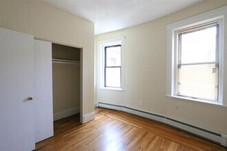 77 Hancock St in Cambridge, MA - Building Photo - Building Photo