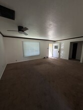 913 Clover Dr in Santa Rosa, CA - Building Photo - Building Photo