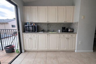 2871 W 76th St in Hialeah, FL - Building Photo - Building Photo