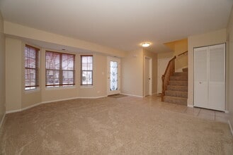 86 Bradford Ln in Mundelein, IL - Foto de edificio - Building Photo