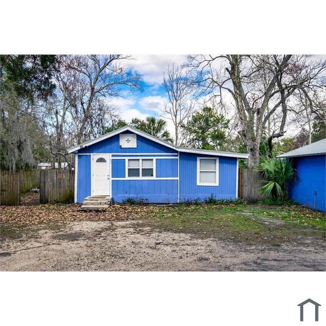 property at 531 New Berlin Rd