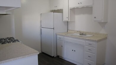 9929 Rosedale Hwy in Bakersfield, CA - Building Photo - Building Photo