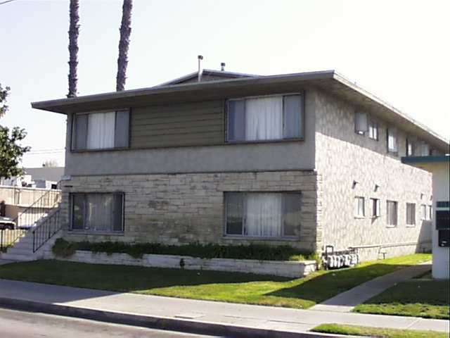 1136 N East St in Anaheim, CA - Building Photo