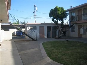 Coral Garden Apartments in Fresno, CA - Building Photo - Building Photo