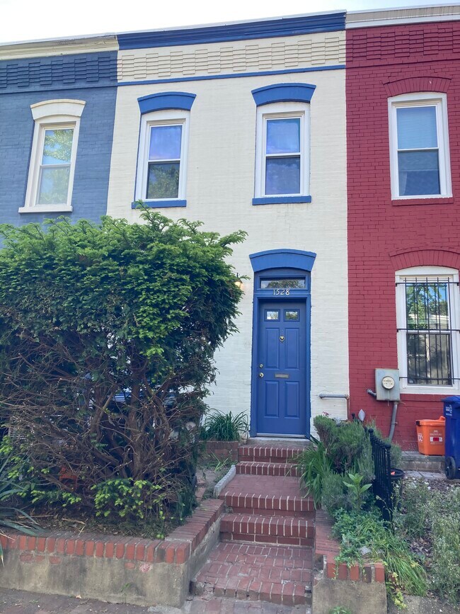 property at 1528 Marion St NW
