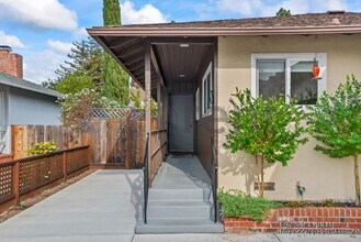 1227 Maple St in San Mateo, CA - Foto de edificio - Building Photo