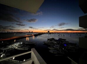 7904 West Dr in North Bay Village, FL - Building Photo - Building Photo