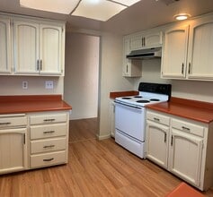 2583 Rainbow Ln in Redding, CA - Building Photo - Building Photo