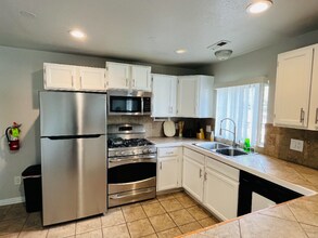 546 E Delno Dr in Millcreek, UT - Building Photo - Building Photo