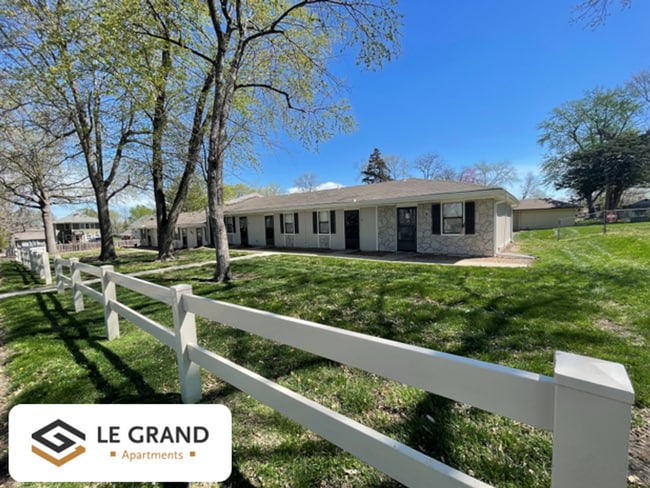 property at 303 SE Grand Ave